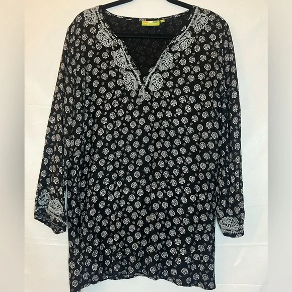 Elegant Black and White Boho Women's Top - Picture 1 of 5